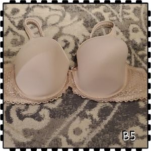 Naturally close women's bra with flaw